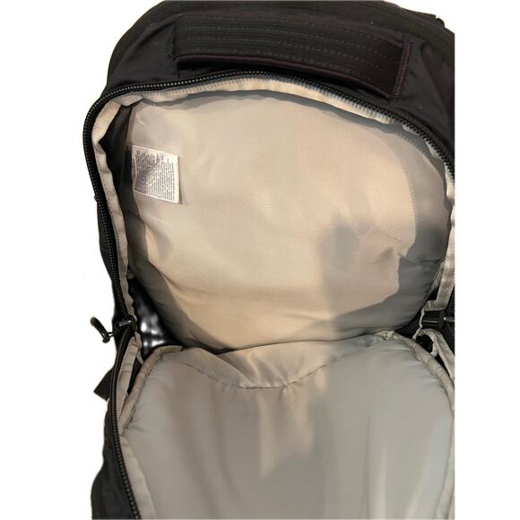 The North Face Borealis Black Backpack - Picture 5 of 6